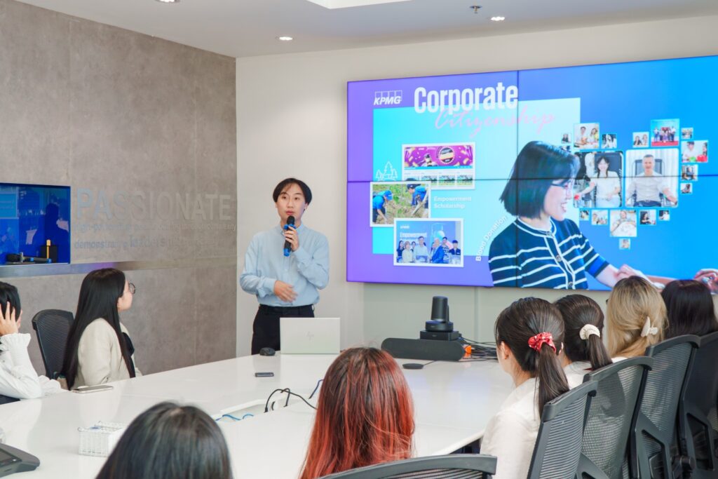 Đại diện KPMG chia sẻ về văn hóa doanh nghiệp với sinh viên Western Sydney Việt Nam